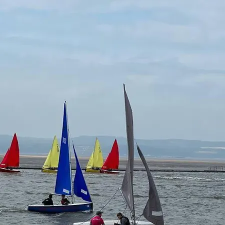 Seaside Spacious 4 Bedroom Nr Town Centre Pet Friendly Sailing & Open Golf Course West Kirby Exterior photo