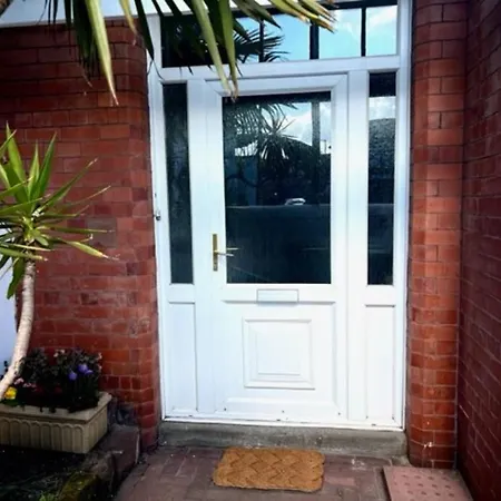 Seaside Spacious 4 Bedroom Nr Town Centre Pet Friendly Sailing & Open Golf Course West Kirby Exterior photo