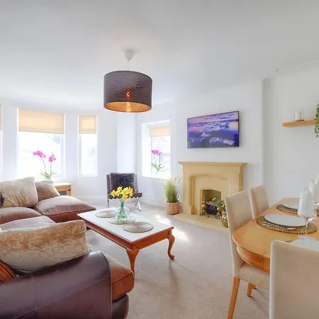 Seaside Spacious 4 Bedroom Nr Town Centre Pet Friendly Sailing & Open Golf Course West Kirby Exterior photo