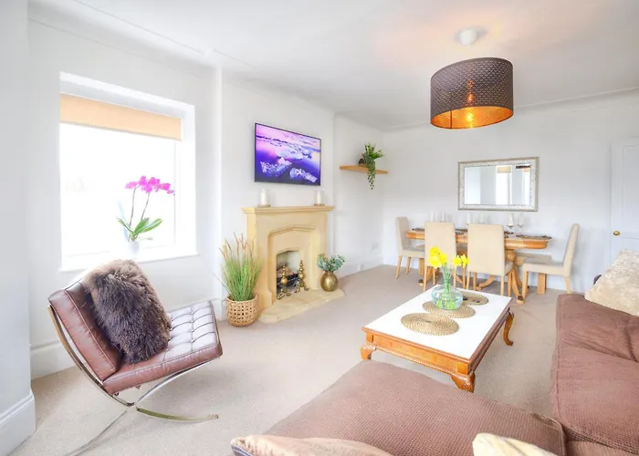 Seaside Spacious 4 Bedroom Nr Town Centre Pet Friendly Sailing & Open Golf Course